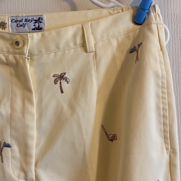 Coral Bay Golf Capris With Pineapple and Club Accents - Size 10 - Picture 3 of 12